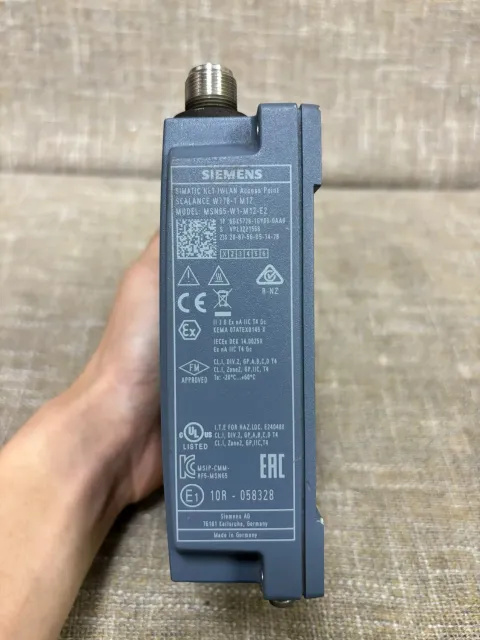 Siemens 6GK5778-1GY00-0AA0 Industrial Automation Component product photo 5