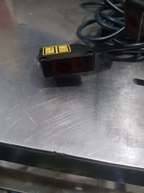 Omron E3Z-LL61 Industrial Sensor product photo 3