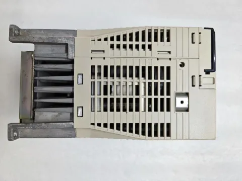 Yaskawa SGDV-200A01A002000 + SGMGV-30ADC61 Motor & Drive Component — product photo 9 of 23