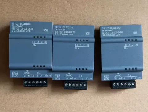 Siemens 6ES7221-3BD30-0XB0 PLC Module product photo 1