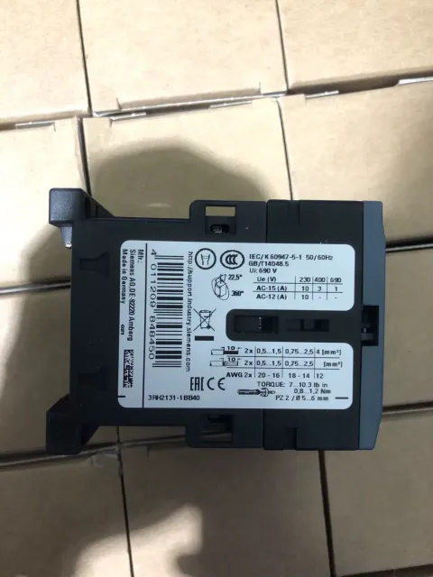 Siemens 3RH2131-1BB40 Industrial Relay — product photo 7 of 10