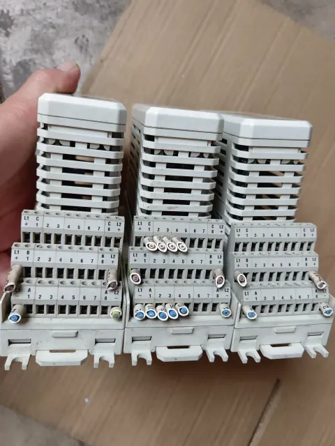 ABB AO810 / 3BSE008522R1 Industrial Automation Component — product photo 13 of 25