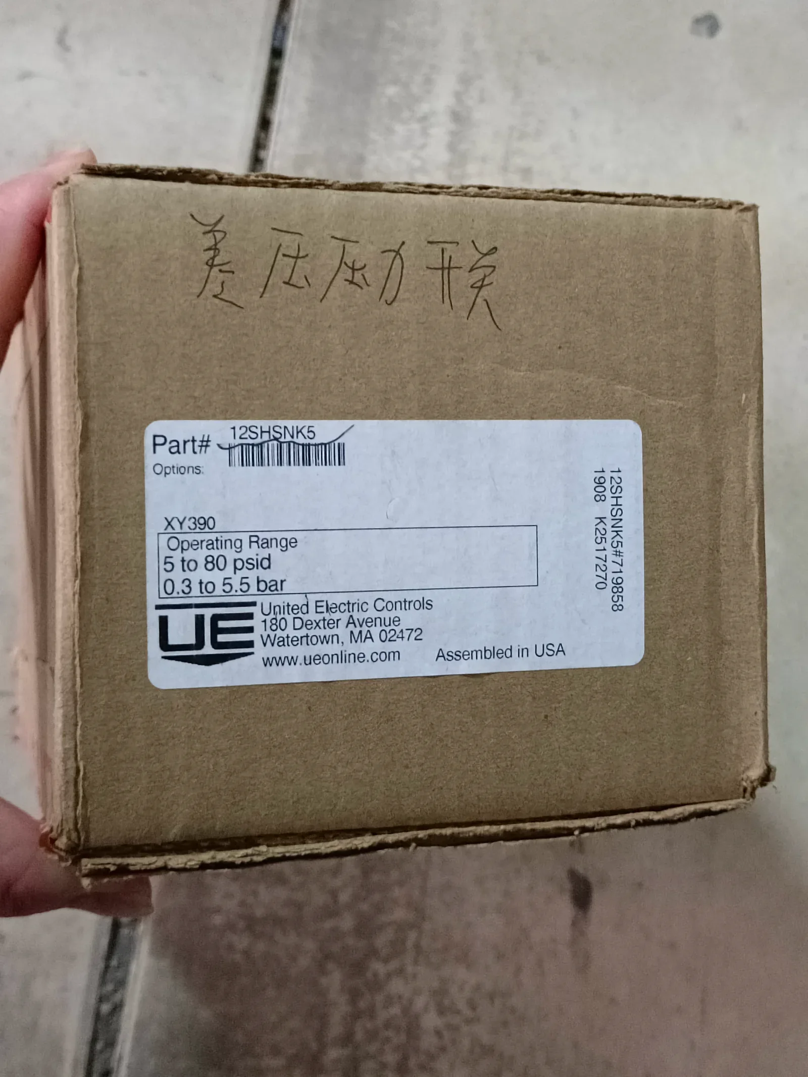 United Electric Controls 12SHSNK5 / XY390 Industrial Sensor product photo 1