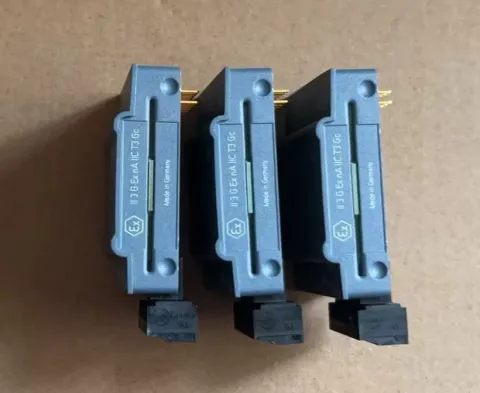 Siemens 6ES7221-3BD30-0XB0 PLC Module product photo 2