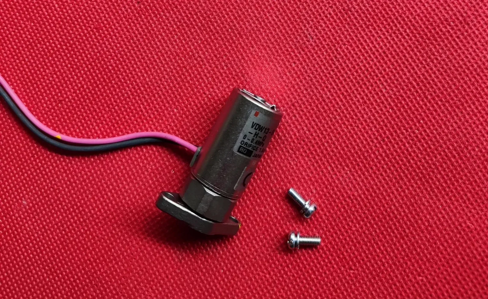 SMC VDW13-5G-2-H-Q Industrial Automation Component product photo 1