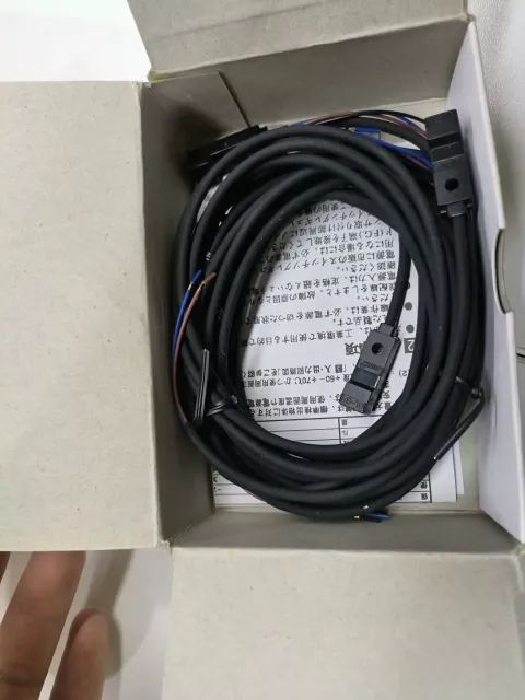 SUNX / Matsushita Electric GL-8HX10 Industrial Sensor product photo 2