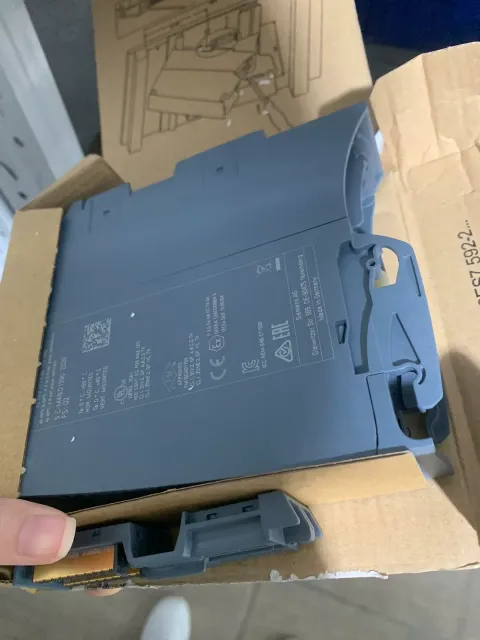 Siemens 6ES7522-1BH01-0AB0 PLC Module — product photo 11 of 20