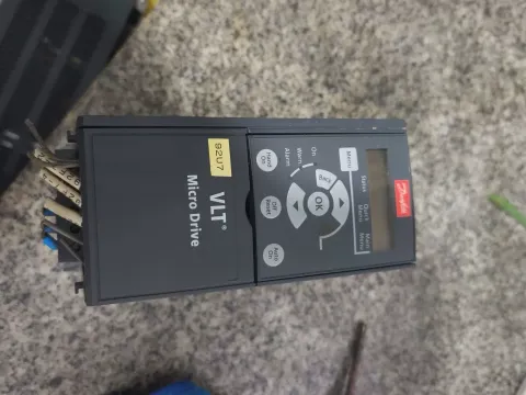 Danfoss 132F0020 Motor & Drive Component — product photo 1 of 8