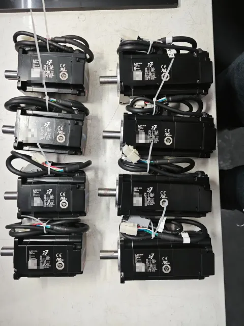 Yaskawa SGD7S-2R8A30A002 / SGM7J-04AFC6S Motor & Drive Component product photo 6