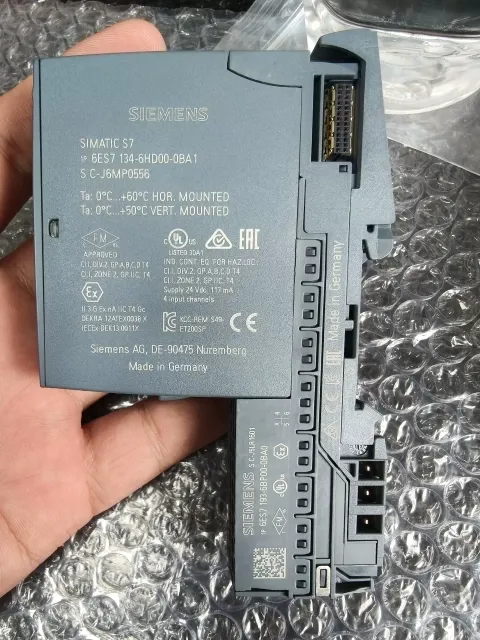 Siemens 6ES7134-6HD00-0BA1 Industrial Automation Component — product photo 2 of 10