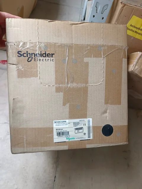 Schneider Electric TM100C32RN PLC Module product photo 9