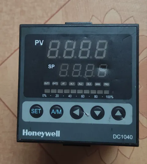 Honeywell DC1040CR-701000-E Industrial Automation Component product photo 1