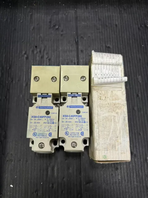 White Label XS8-C40FP260 / 061009 Industrial Sensor product photo 1