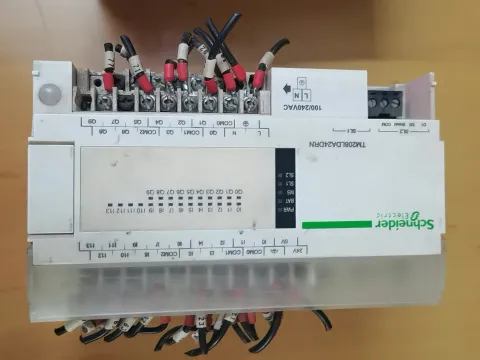 Schneider Electric TM208LDA24DRN PLC Module product photo 9