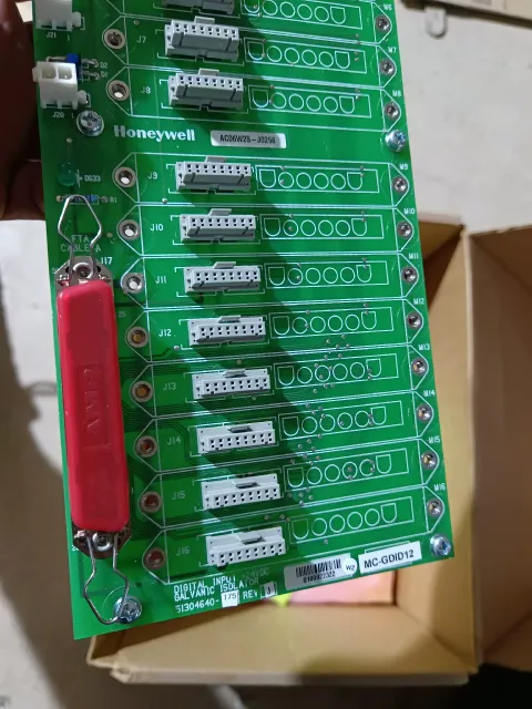 Honeywell MC-GDID12 / 51304640-175 Industrial Control Board product photo 4