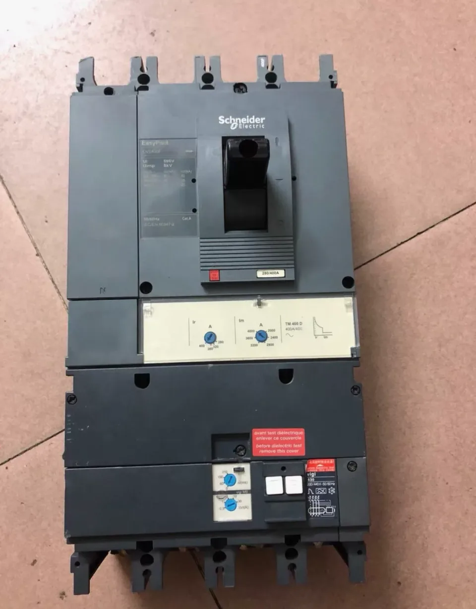Schneider Electric CVS400F / TM400D / Vigi 630 Industrial Automation Component product photo 1