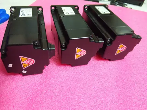 Yaskawa SGMJV-02A3A6C Motor & Drive Component — product photo 27 of 29