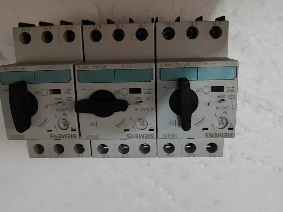 Siemens 3RV1421-1KA10 / 3RV1421-1HA10 / 3RV1011-0KA10 Motor & Drive Component product photo 1