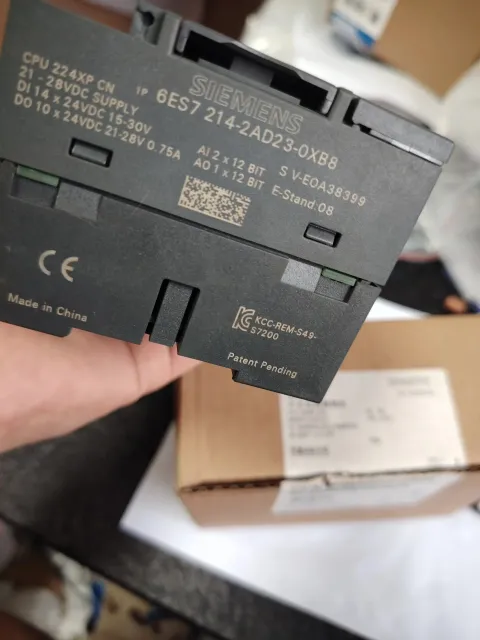 Siemens 6ES7214-2AD23-0XB8 PLC Module — product photo 17 of 19
