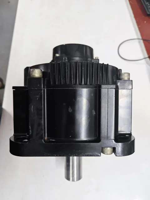 Yaskawa SGDV-200A01A002000 + SGMGV-30ADC61 Motor & Drive Component — product photo 4 of 23