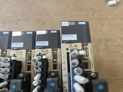 Yaskawa SGDV-1R6A01A / SGDV-2R8A01A Motor & Drive Component product photo 2