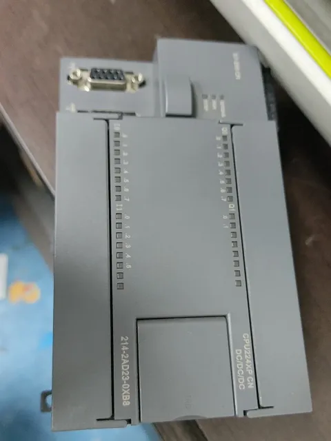 Siemens 6ES7 214-2AD23-0XB8 PLC Module product photo 1