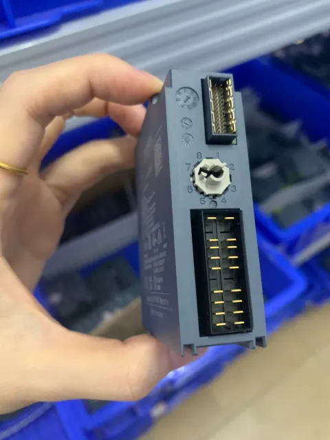 Siemens 6ES7132-6HD01-0BB1 PLC Module product photo 3
