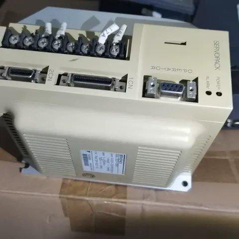 Yaskawa SGDA-08AP Motor & Drive Component product photo 2