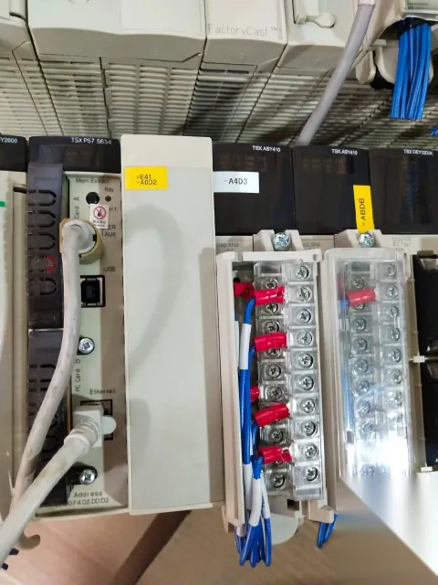 Schneider Electric TSXP575634M PLC Module product photo 2