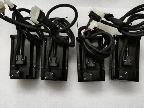 Yaskawa SGMAV-04ADA61 Motor & Drive Component product photo 4
