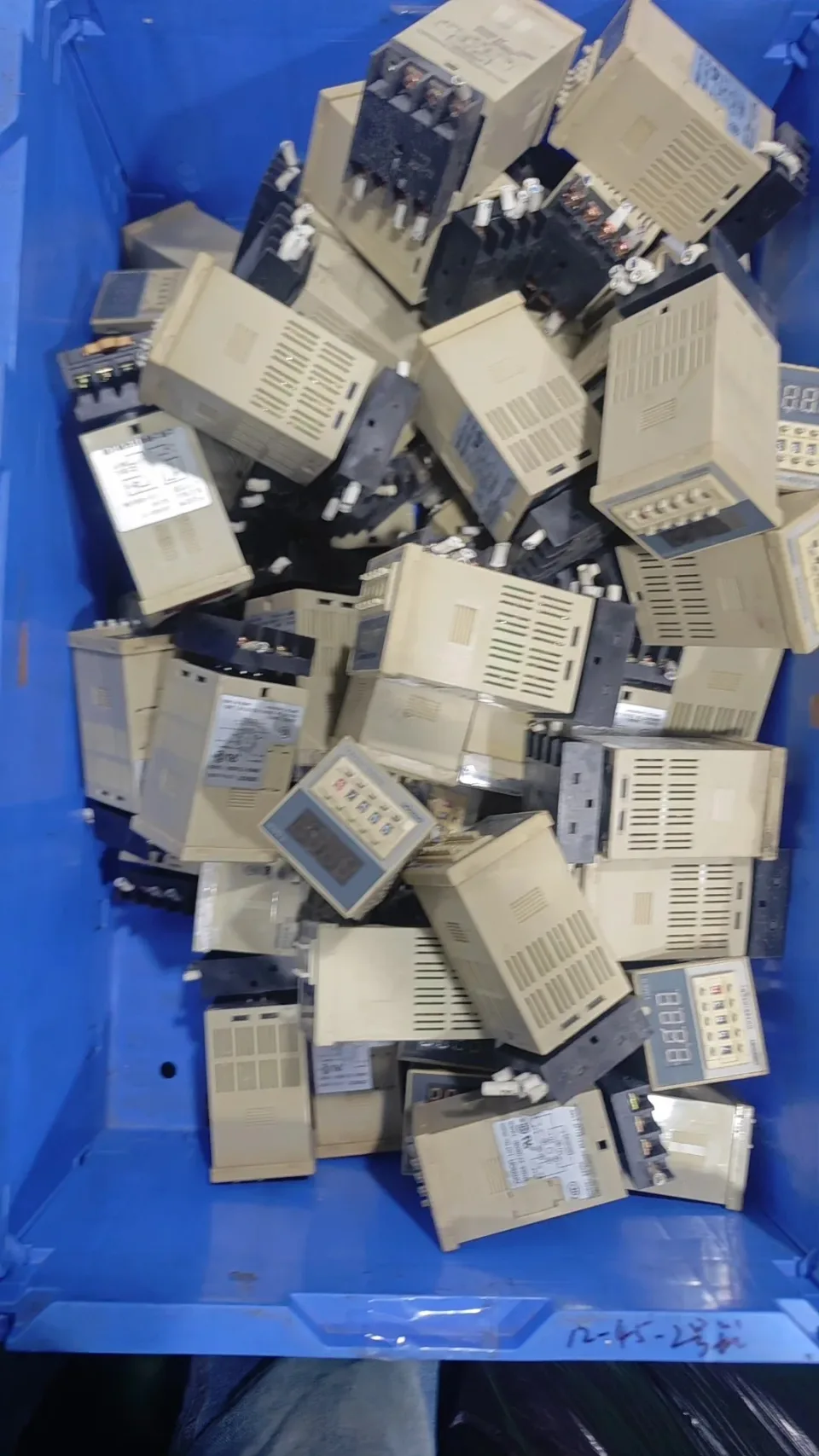OMRON DH48S-2Z Industrial Relay product photo 1