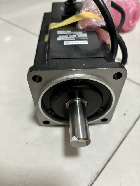 White Label R88M-U75030TA Motor & Drive Component product photo 3