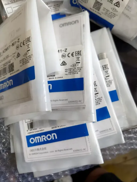 Omron E2E-X2ME1-M1-Z Industrial Sensor product photo 3
