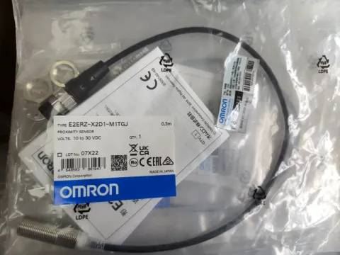 Omron E2ERZ-X2D1-M1TGJ Industrial Sensor product photo 1
