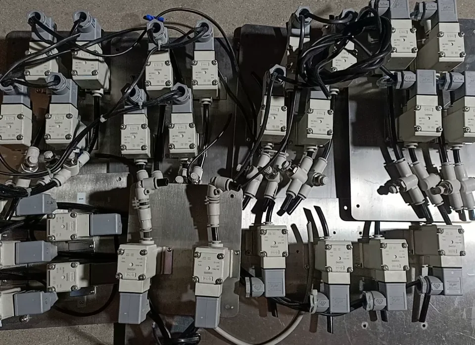 SMC VX220HG Industrial Automation Component product photo 1