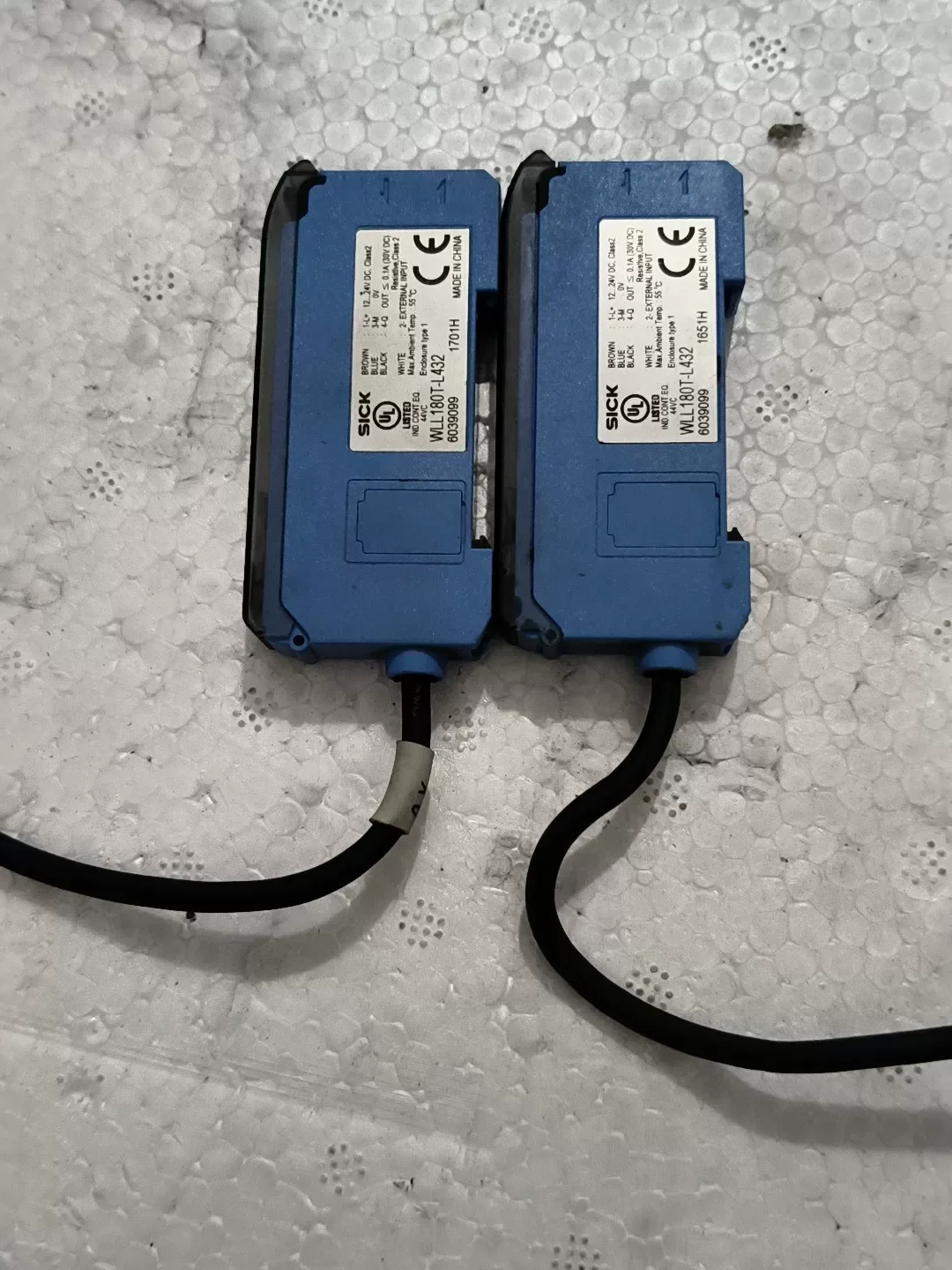 SICK WLL180T-L432 / 6039099 Industrial Sensor product photo 1