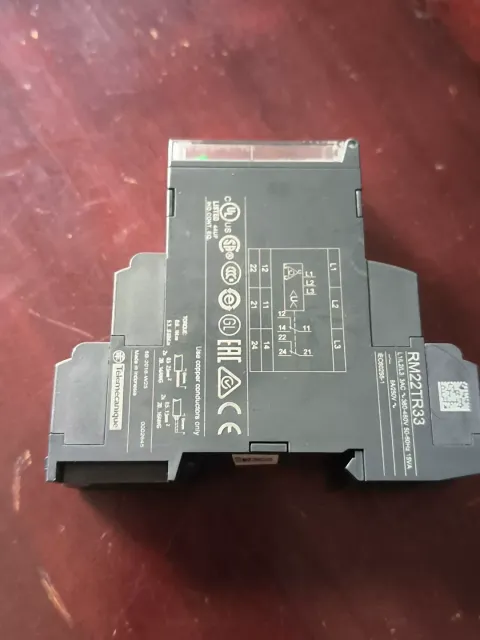 Schneider Electric RM22TR33 Industrial Control Board product photo 1