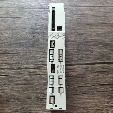 Schneider Electric / Modicon 140CRA93200 PLC Module product photo 3