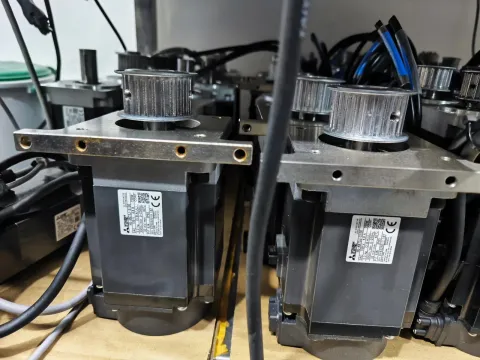 Mitsubishi Electric HG-KN73J-S100 Motor & Drive Component — product photo 2 of 9