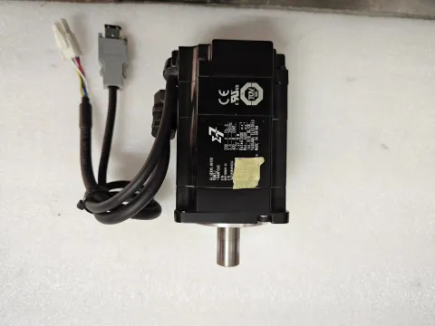 Yaskawa SGM7J-04AFC6S Motor & Drive Component — product photo 7 of 13