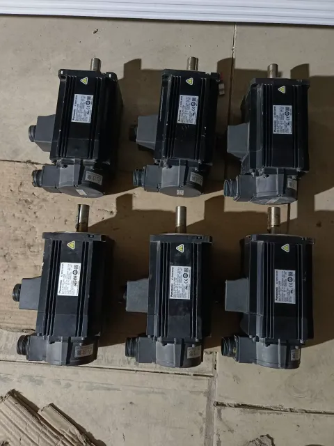Panasonic MSMF202L1H6M Motor & Drive Component — product photo 1 of 18
