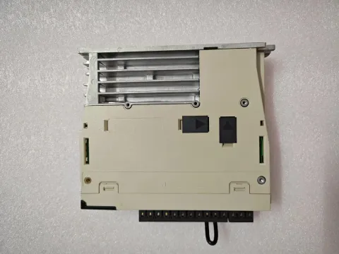 Yaskawa SGD7S-1R6A00A002 Motor & Drive Component — product photo 6 of 8