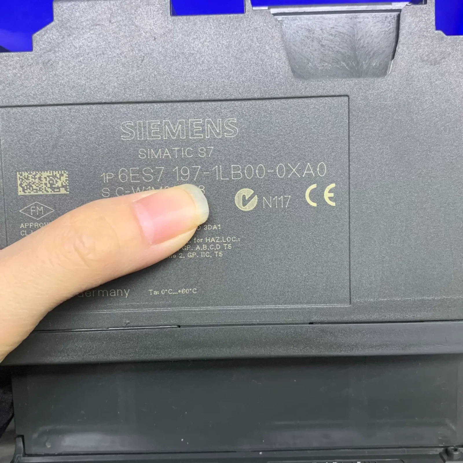 Siemens 6ES7197-1LB00-0XA0 Industrial Automation Component — product photo 1 of 3