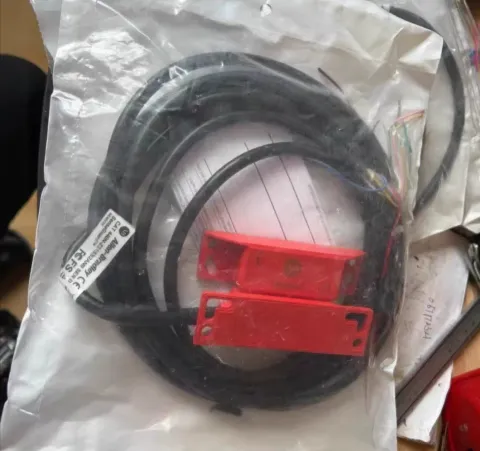 Allen-Bradley / Rockwell Automation 440N-Z21SS2BN Industrial Sensor product photo 2
