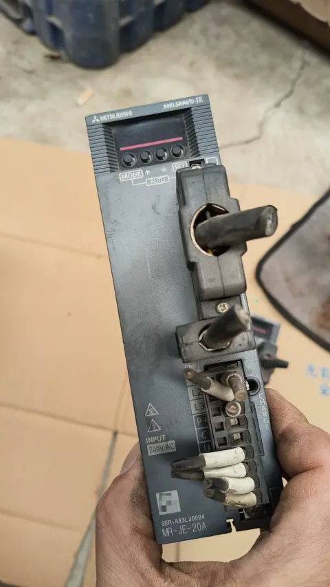 Mitsubishi Electric MR-JE-20A Motor & Drive Component product photo 3