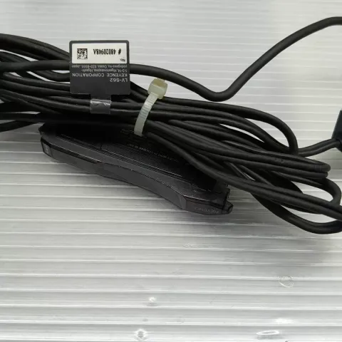 KEYENCE LV-N11N + LV-S62 Industrial Sensor product photo 5