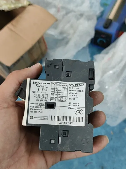Schneider Electric GV2ME14C Industrial Automation Component — product photo 2 of 3