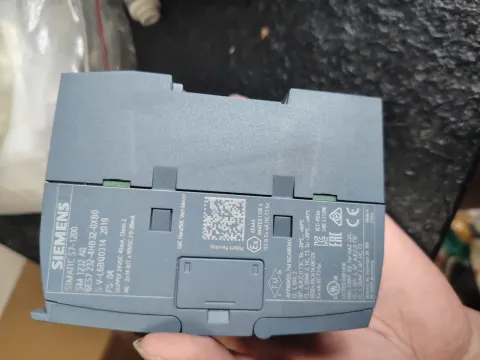 Siemens 6ES7232-4HB32-0XB0 Industrial Automation Component — product photo 2 of 18