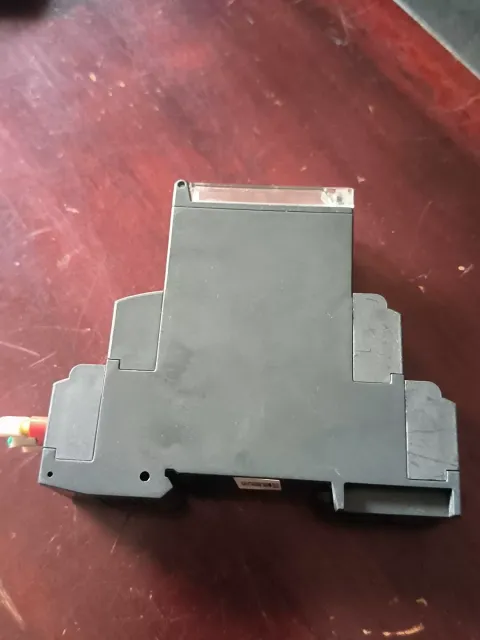 Schneider Electric RM22TR33 Industrial Control Board product photo 4