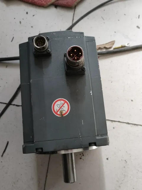 Siemens 1FL6062-1AC61-0AA1 Motor & Drive Component product photo 2